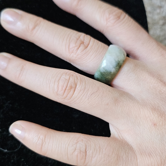 Jade Band Ring - Picture 3 of 4